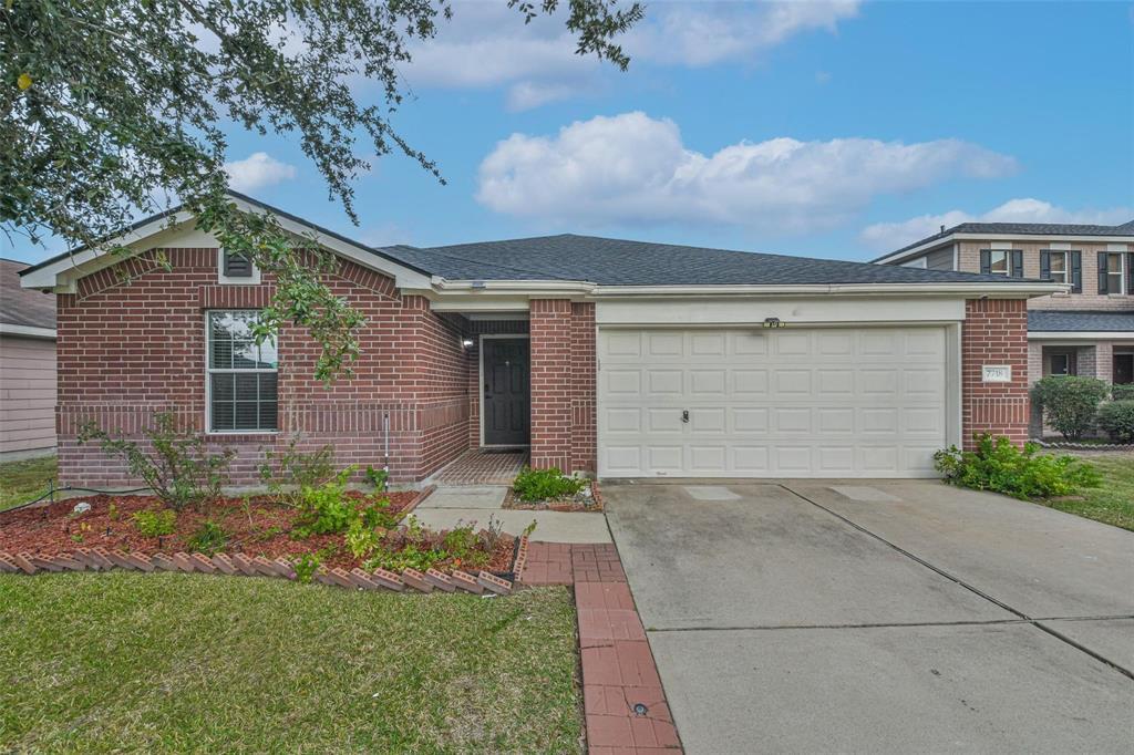 Primary Photo - 7718 Shavano Ln