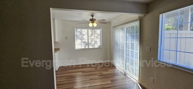 Foto del edificio - 4184 Oro Ln