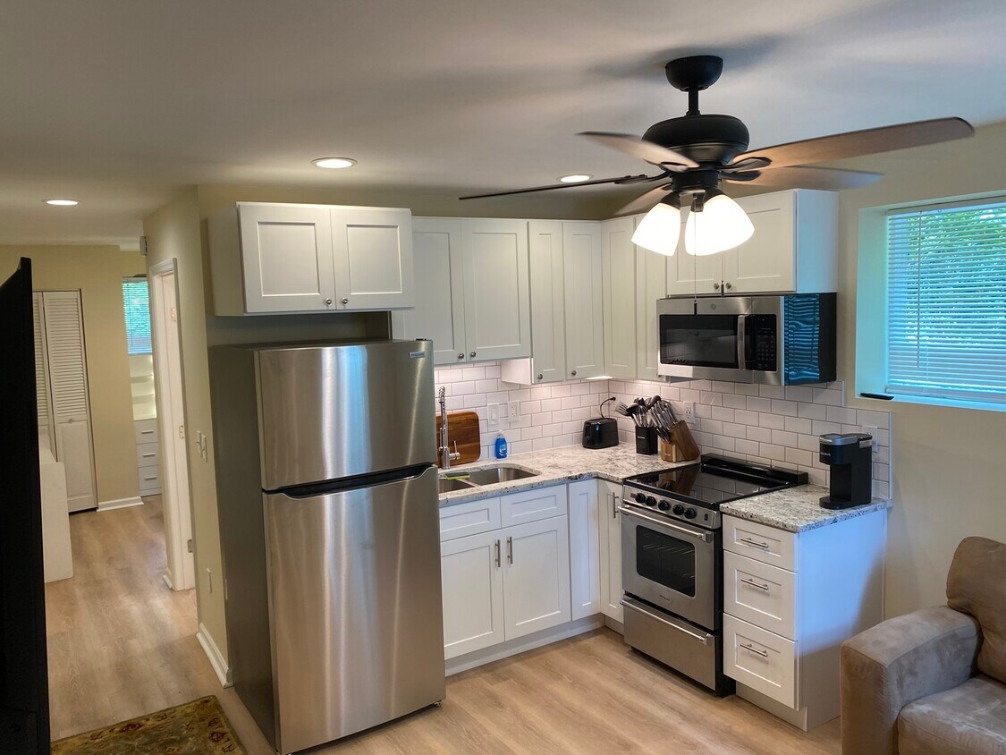 Foto principal - 2970 Haywood Ave