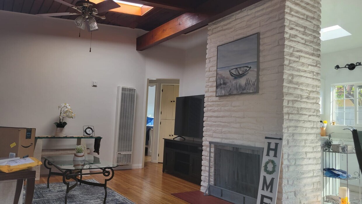 Foto principal - 1430 Manhattan Beach Blvd