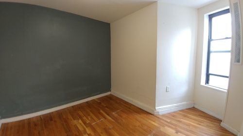 Primary Photo - 647 4th Ave