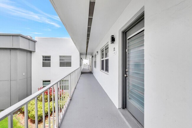 Foto del edificio - 422 Normandy Ln