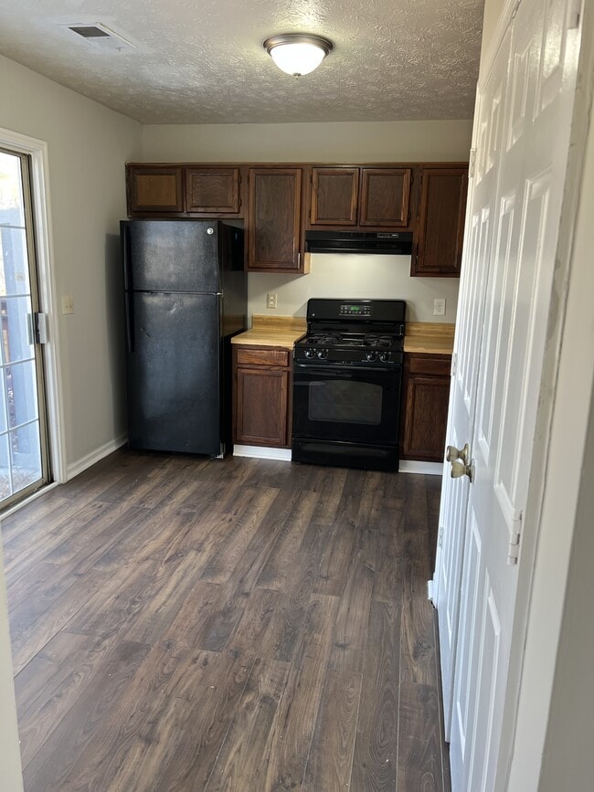 Building Photo - 6456 Charter Way