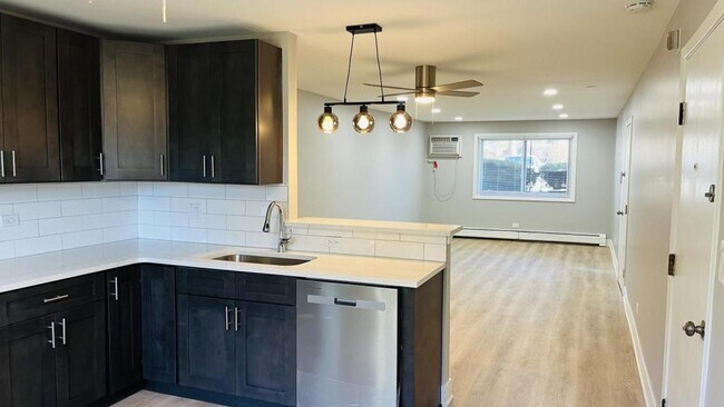 Foto del edificio - 539 Brookside Dr