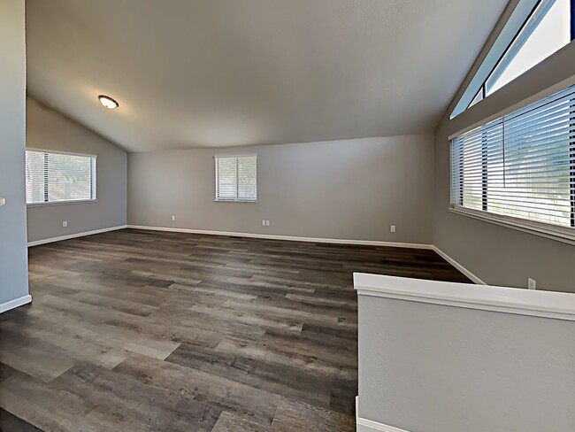 Building Photo - 119 Live Oak Ct