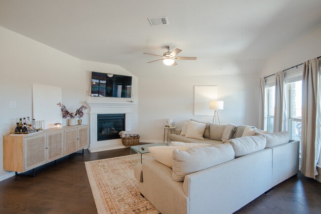 Livingroom - 1288 Binfield Dr