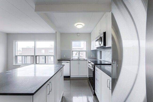 Building Photo - 143 Stephen Drive