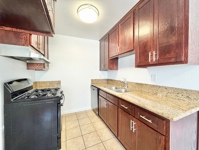 Building Photo - 10206 Independence Ave