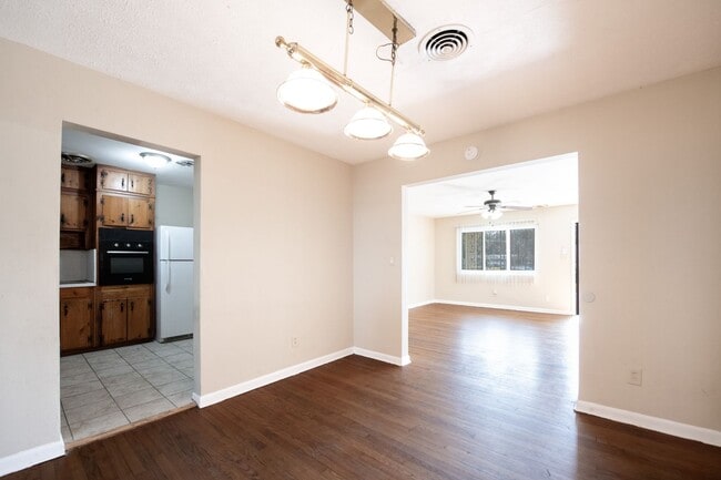 Foto del edificio - Great Florida Home with Garage in the Hear...