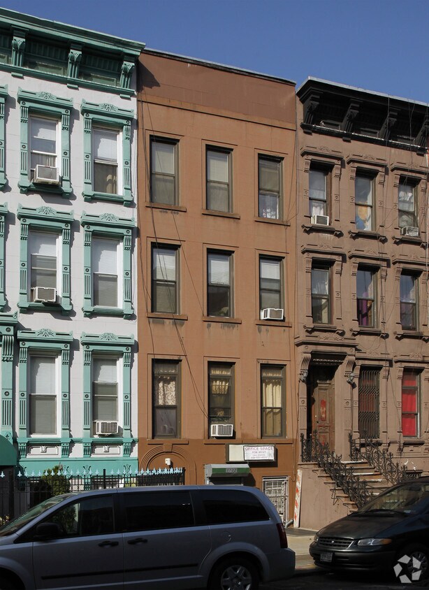 Building Photo - 1702 Lexington Ave