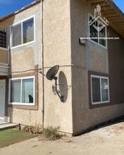 Building Photo - 265 E 2nd St