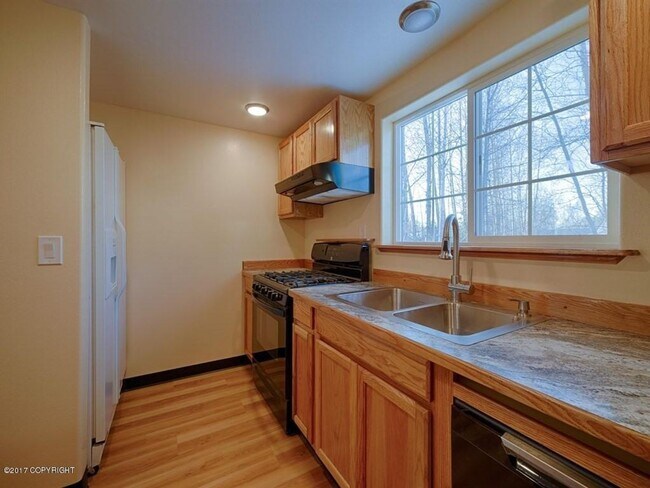 Foto del edificio - Single Family Home with 1 Bedroom 1 Bathroom