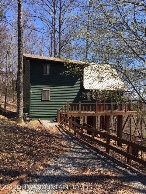 Primary Photo - 2 br, 2 bath House - 883 Mountain Top
