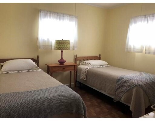 Foto del edificio - 8 Town Farm Rd