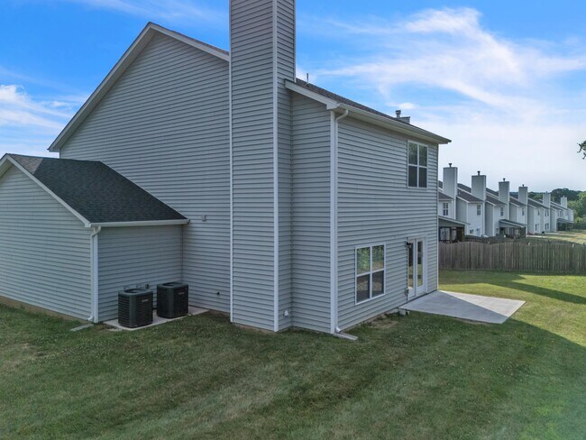 Foto del edificio - 6710 Padgett Hill Ln