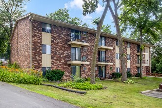 Building Photo - 1700 Elder St