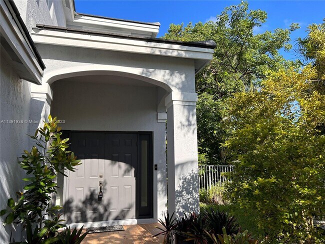 Building Photo - 980 Golden Cane Dr