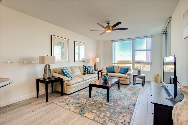 Building Photo - 2681 N Flamingo Rd