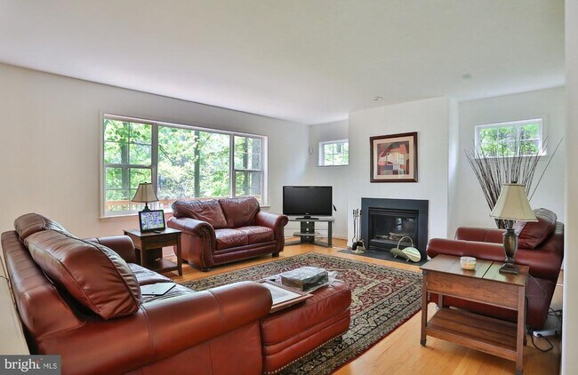 Foto del edificio - 15979 Cove Ln