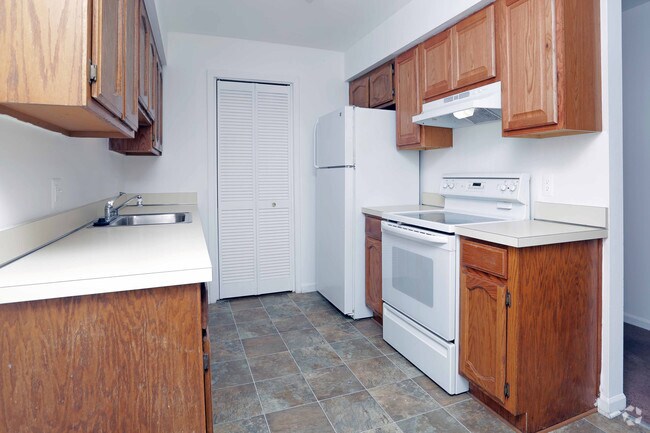 Fraser Pointe Manor Apartments Mi Interior Photo Fraser Pointe Manor