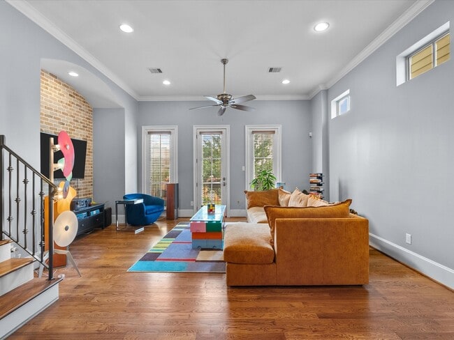 Foto del edificio - 1616 Rosewood St