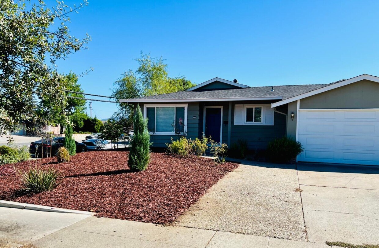 Primary Photo - 1504 McCoy Ave
