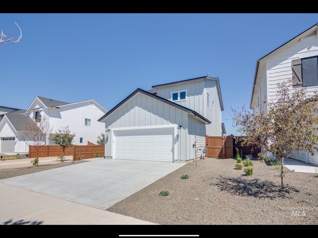Foto del edificio - 7148 W Riverwood St