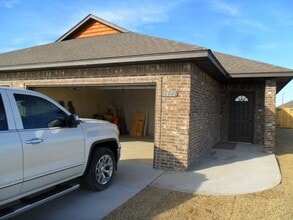 Building Photo - 1822 Cypress Ln