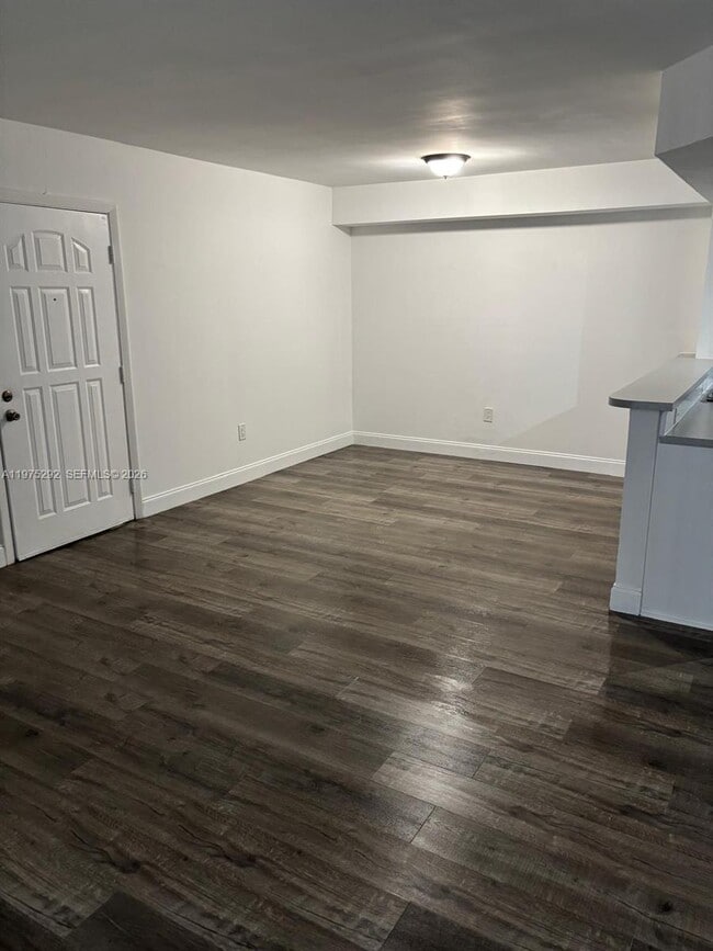 Foto del edificio - 8670 SW 212th St