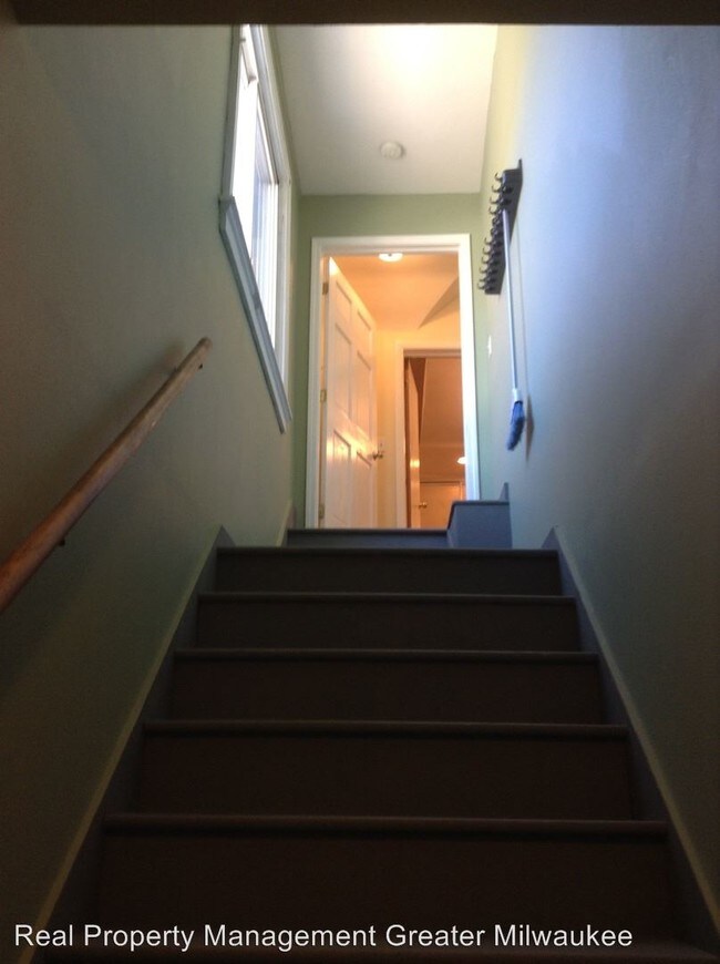 Foto del edificio - 7429 W Becher St