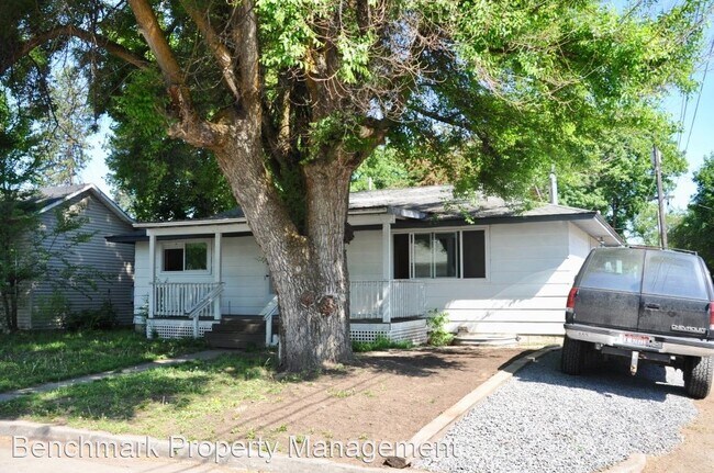 Foto del edificio - 5 br, 2.5 bath House - 609 W. Linden Ave
