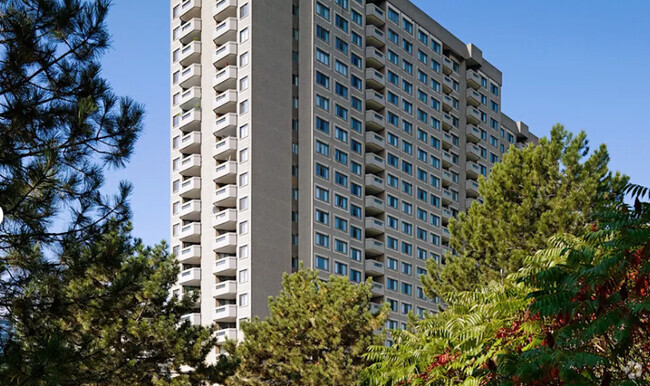 Building Photo - The Forestwoods