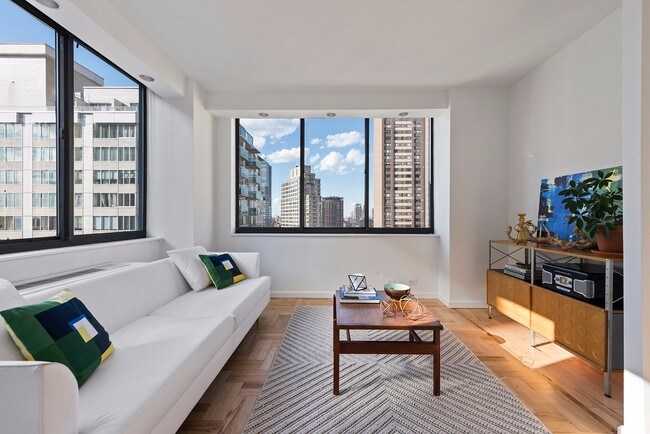 Building Photo - 62 W 62nd St