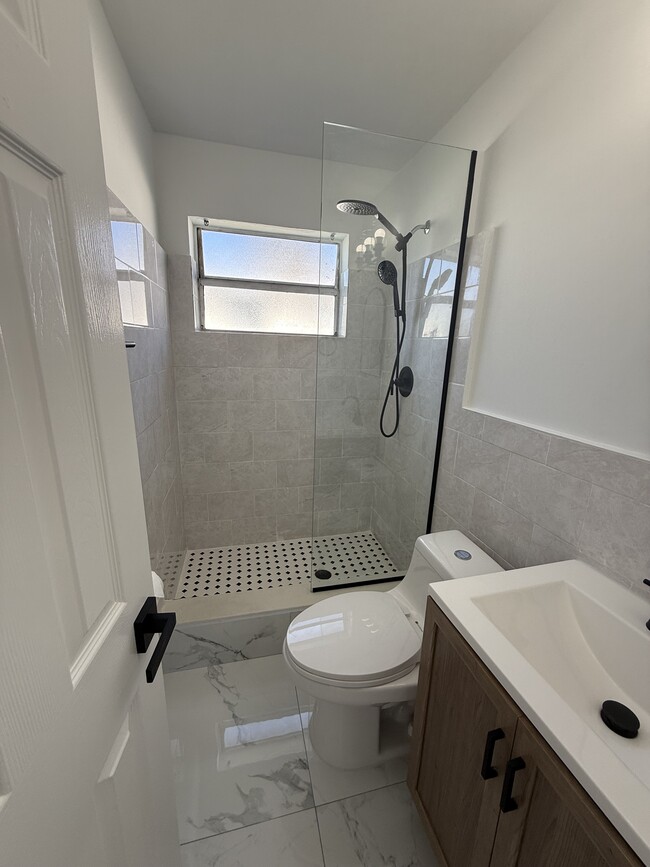 Building Photo - 1225 NW 2nd St