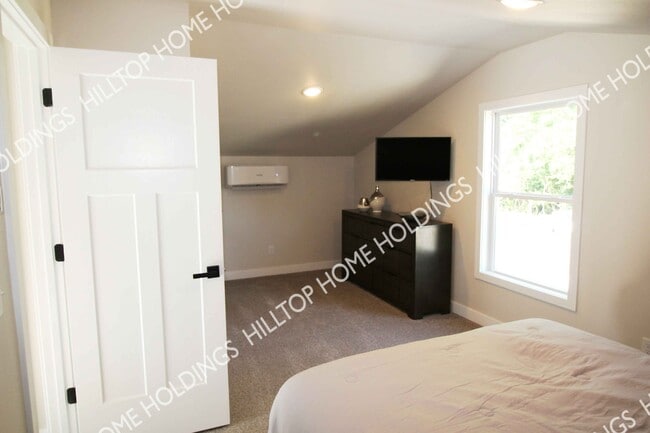 Foto del edificio - 9 Brookside Rd