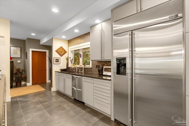 Foto del edificio - 2803 E Gadsden St