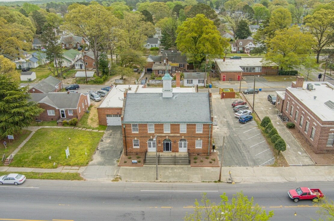 Primary Photo - 632 Roanoke Ave