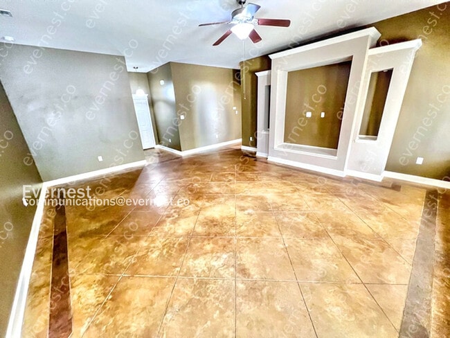 Building Photo - 958 James Madison Dr