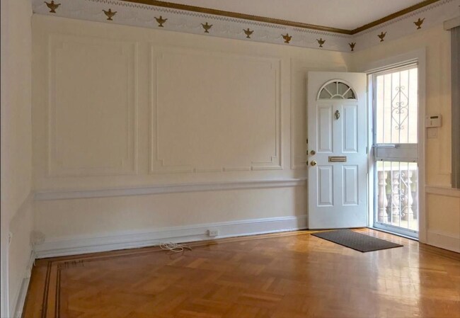 Building Photo - 160 95th St