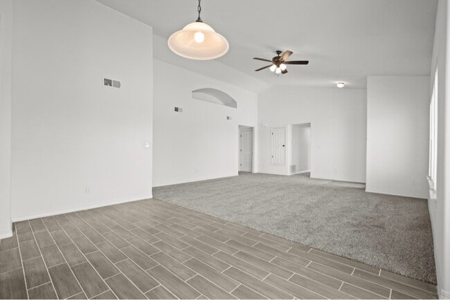 Foto del edificio - 1041 Summer Lake St