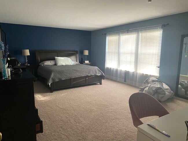 Foto del edificio - 1915 Chestnut Grove Dr