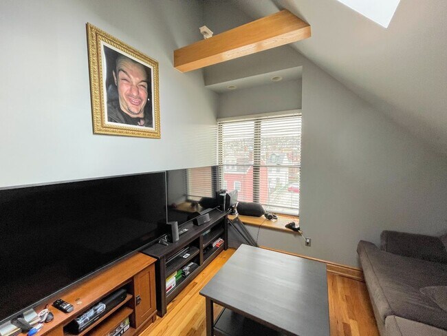 Foto del edificio - 2323 Sidney St