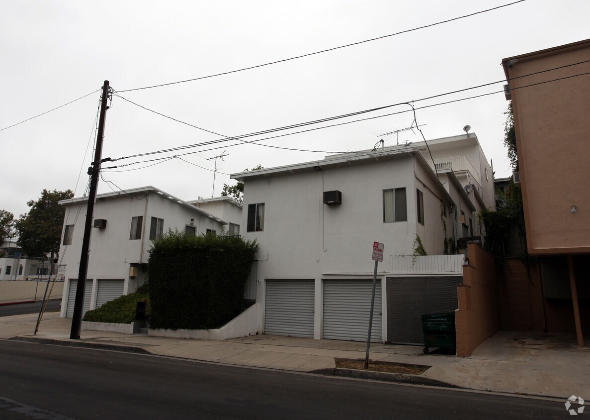 Foto del edificio - 11873 Rochester Ave