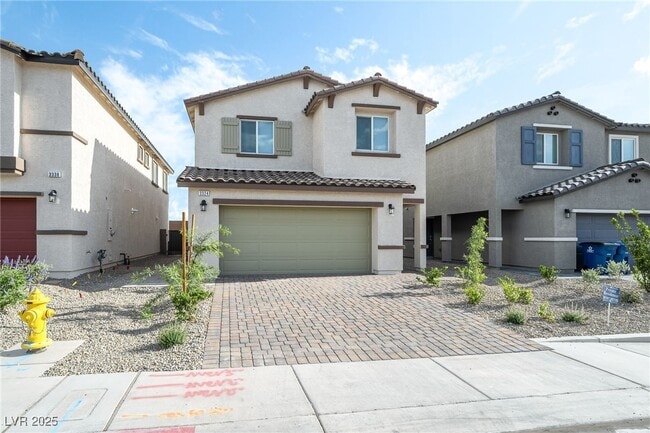 Building Photo - 3324 La Cura Ave