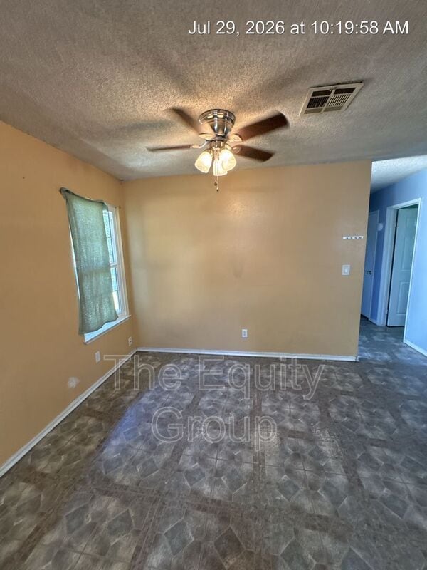 Building Photo - 1737 W Buena Vista Ave