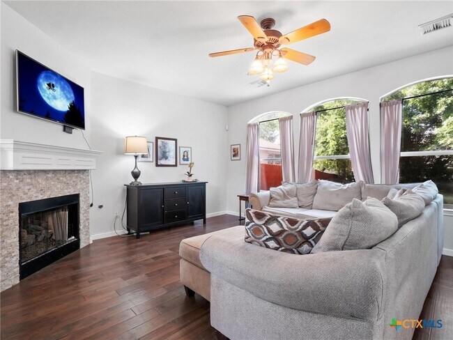 Foto del edificio - 15016 Jacks Pond Rd