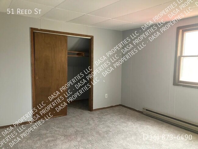 Building Photo - 51 Reed - 4 Bed / 2 Bath