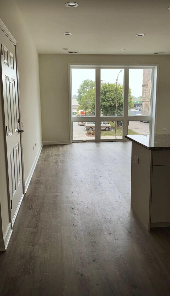 Foto del edificio - 3220 S Ashland Ave