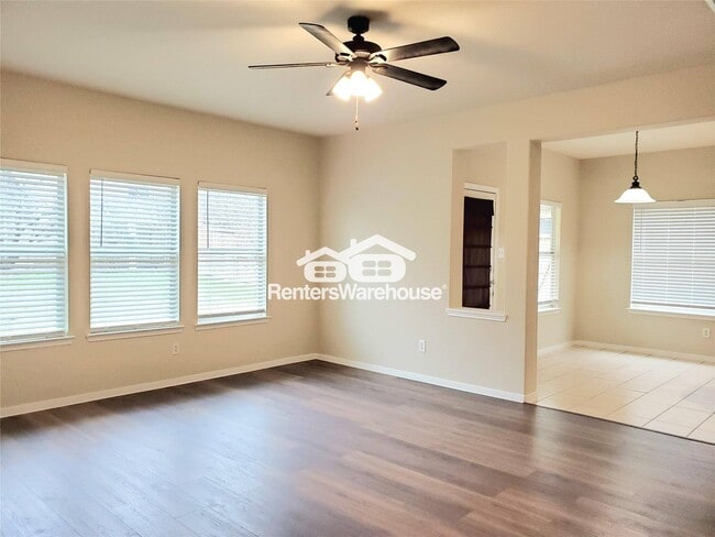 Foto del edificio - 14238 Englewood Park Ln