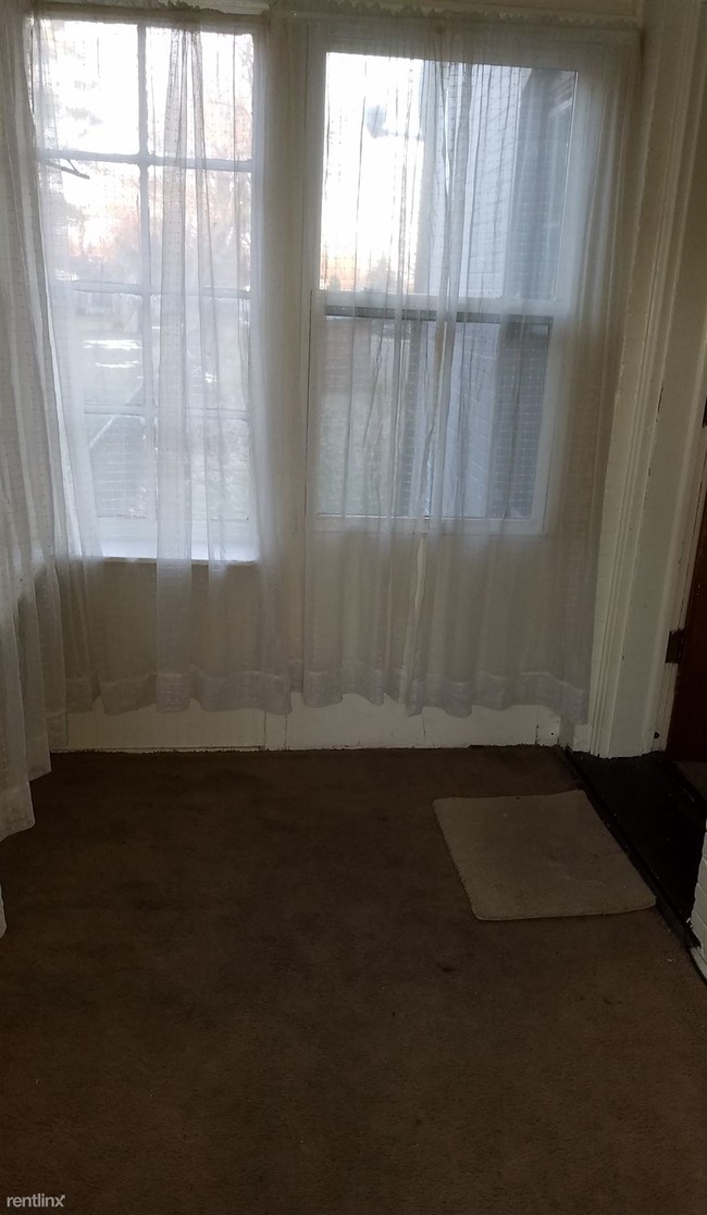 Building Photo - 1 br, 1 bath 4plex - 619 N Mill St